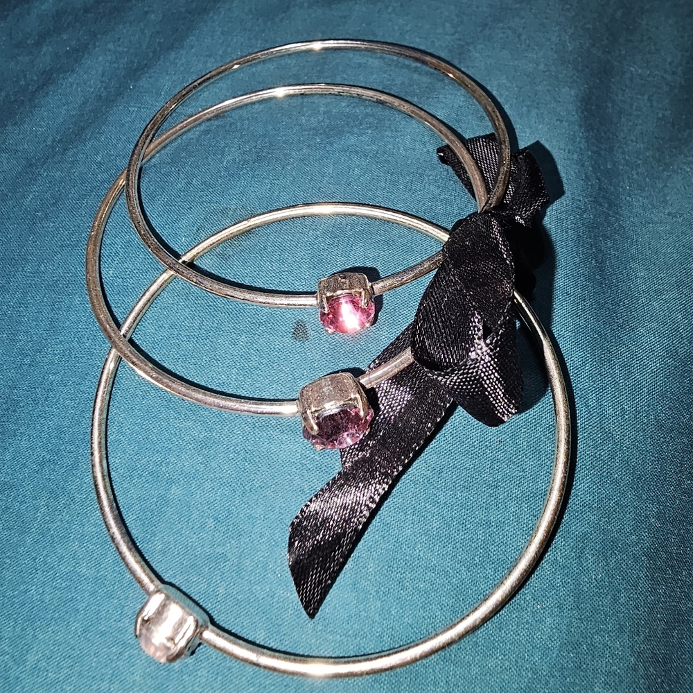 Avon breast cancer awearnes braclets